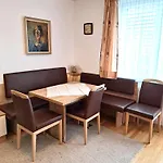 Oliver Bayer Apartment