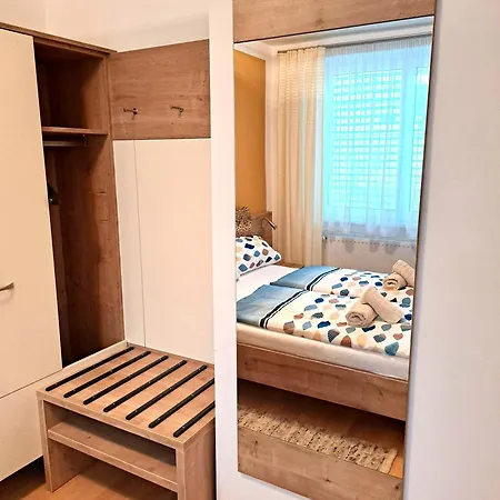 Oliver Bayer Apartment *