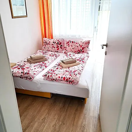 Oliver Bayer Διαμέρισμα *